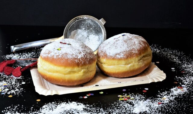 rozdajemy pączki